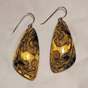 Drop Earrings with hook closure